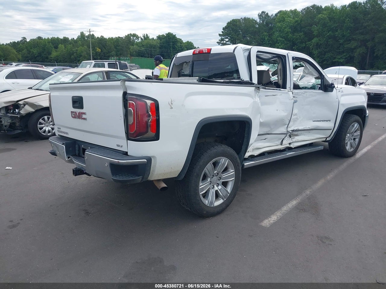 2017 GMC SIERRA 1500 SLT · 4/12