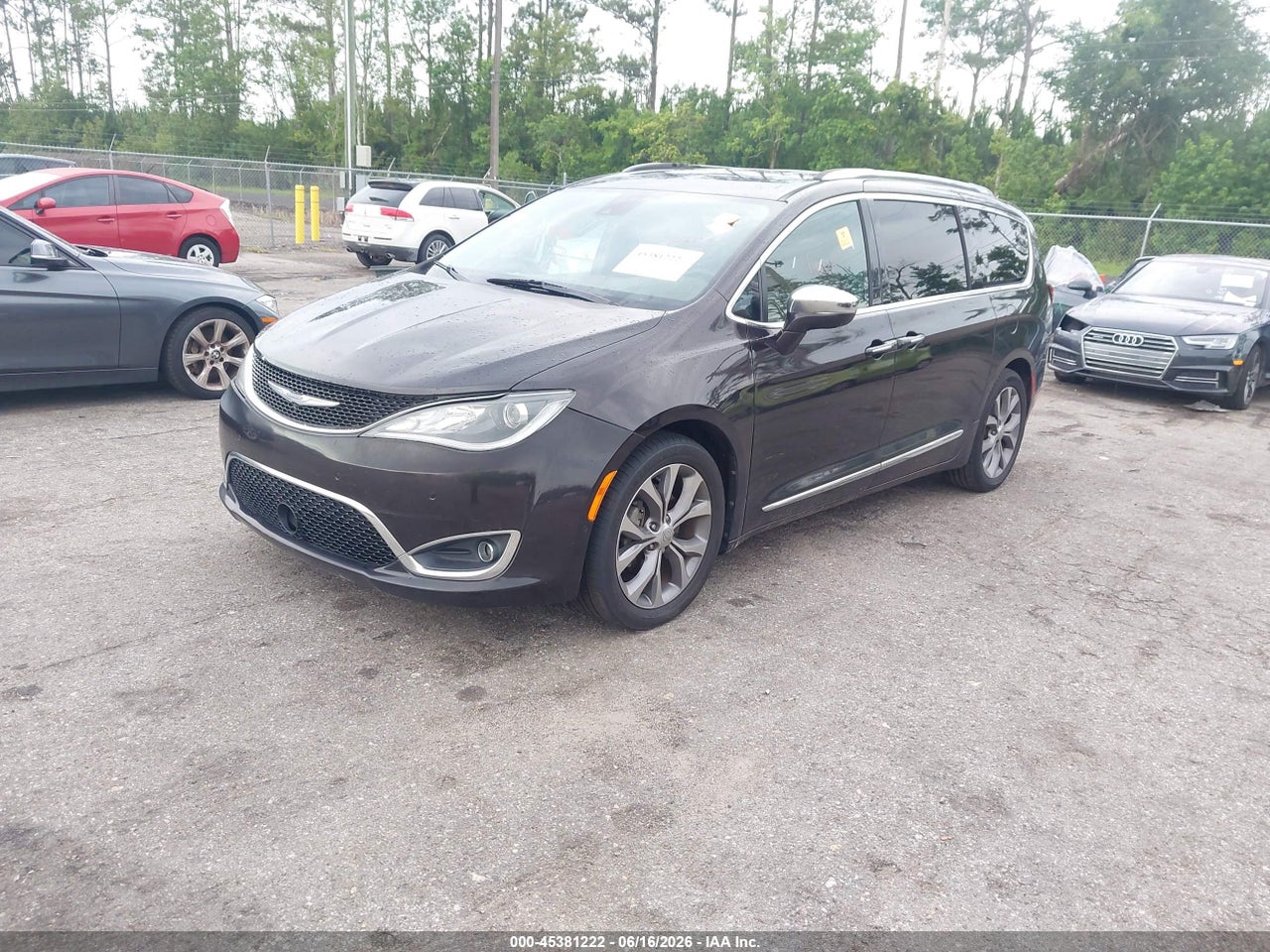 2019 CHRYSLER PACIFICA LIMITED thumbnail 3