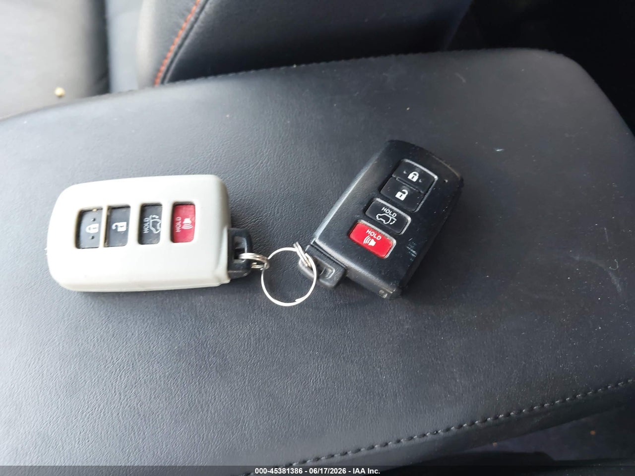 2016 TOYOTA RAV4 SE thumbnail 12