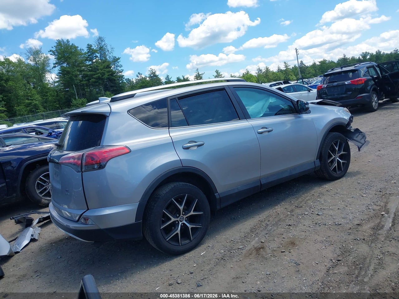 2016 TOYOTA RAV4 SE thumbnail 5