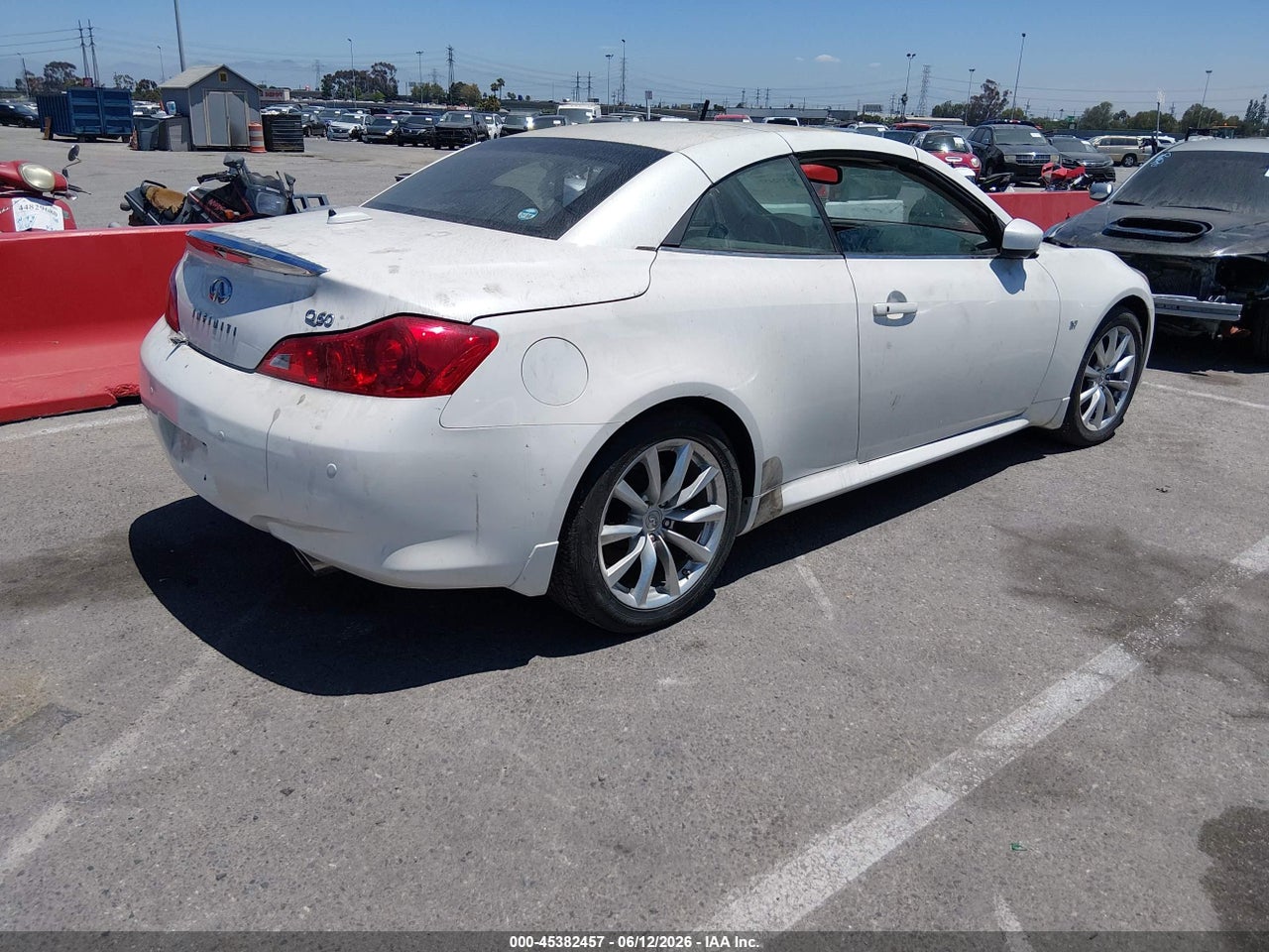 2015 INFINITI Q60   · 4/12