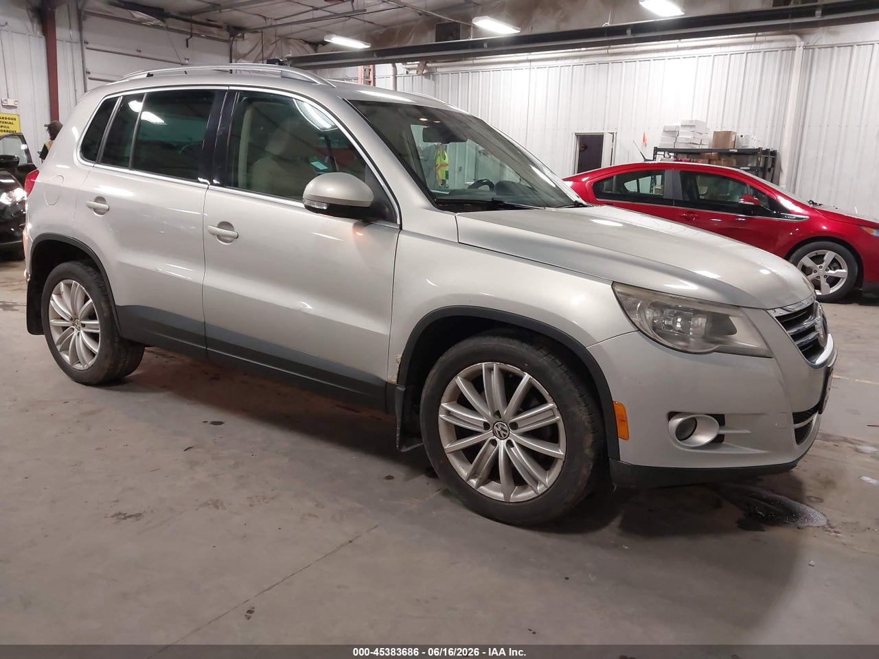 2009 VOLKSWAGEN TIGUAN SEL thumbnail 2