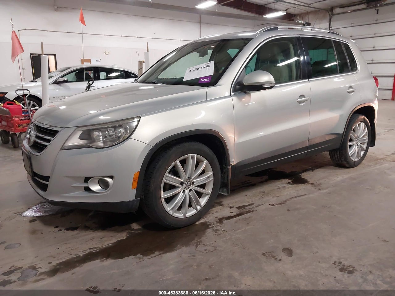 2009 VOLKSWAGEN TIGUAN SEL thumbnail 3