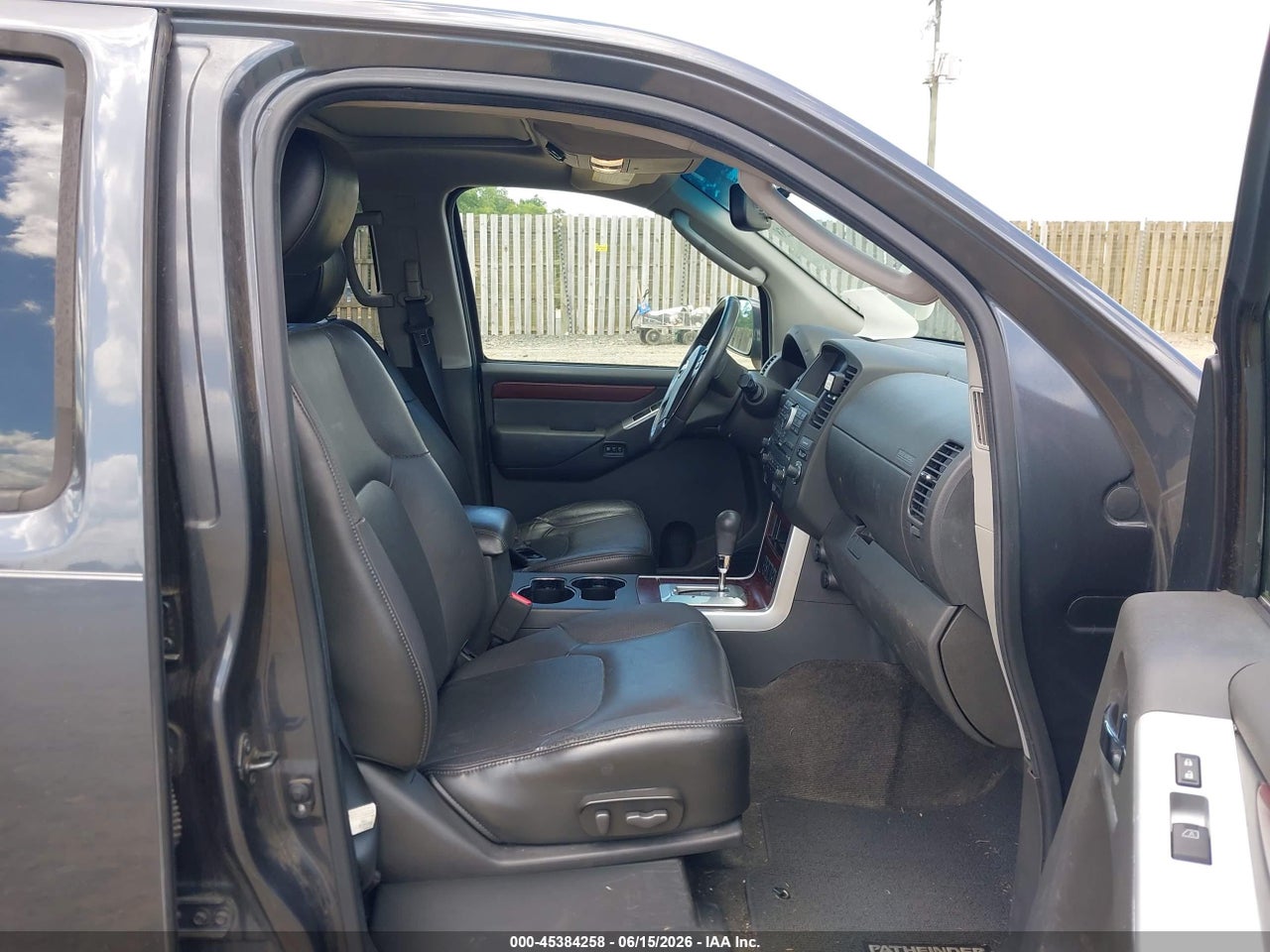 2012 NISSAN PATHFINDER LE thumbnail 6