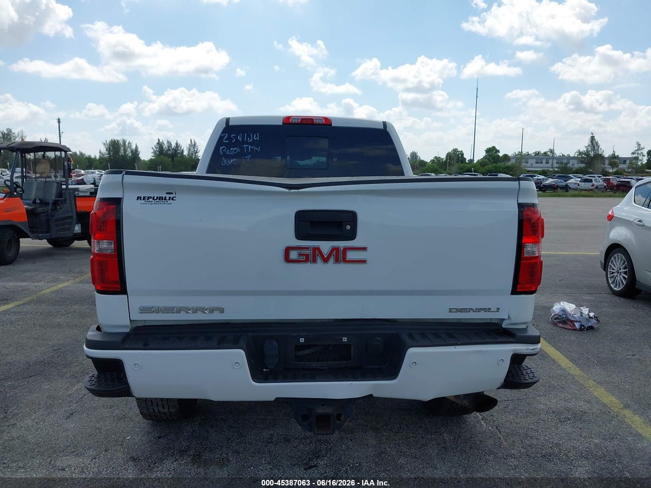 2016 GMC SIERRA 2500HD DENALI thumbnail 7
