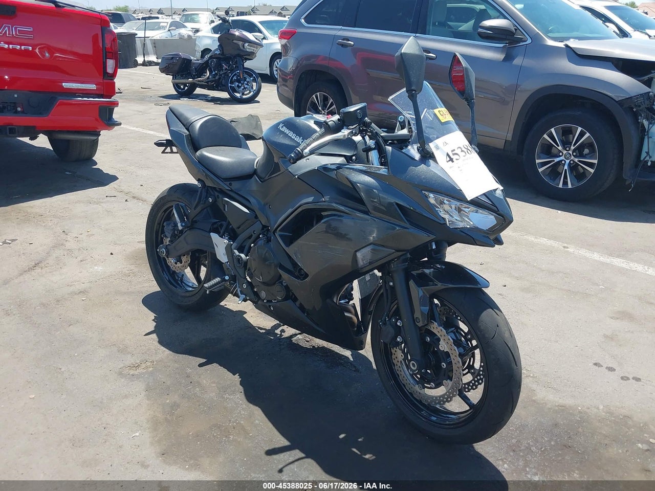 ML5EXER17TD****** · 2026 KAWASAKI EX650 R