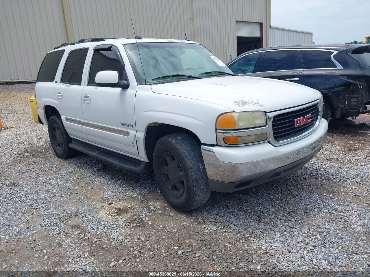 2004 GMC YUKON SLT thumbnail 2