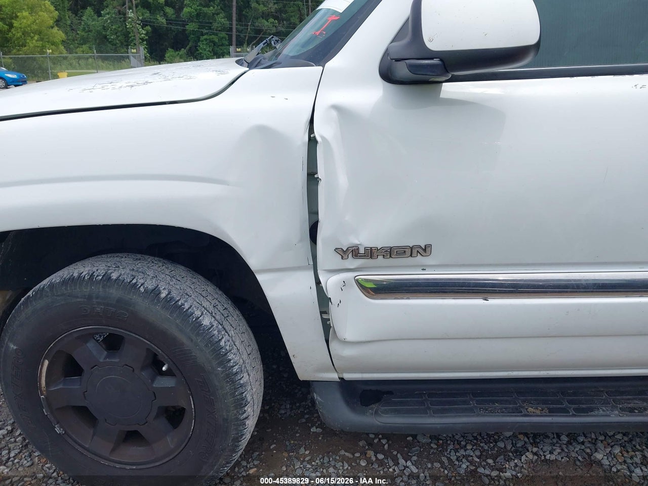 2004 GMC YUKON SLT thumbnail 7