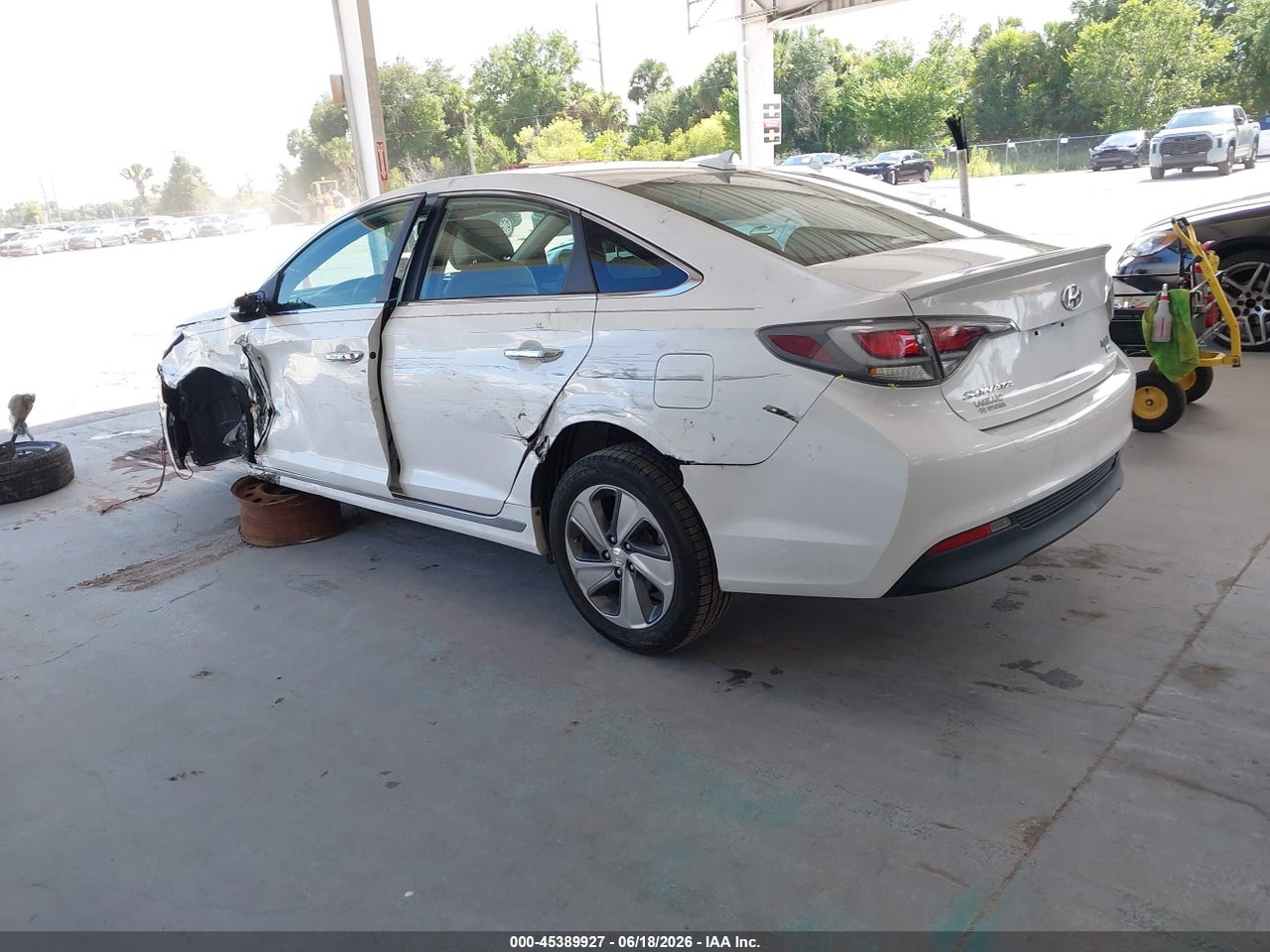 2017 HYUNDAI SONATA HYBRID LIMITED thumbnail 4