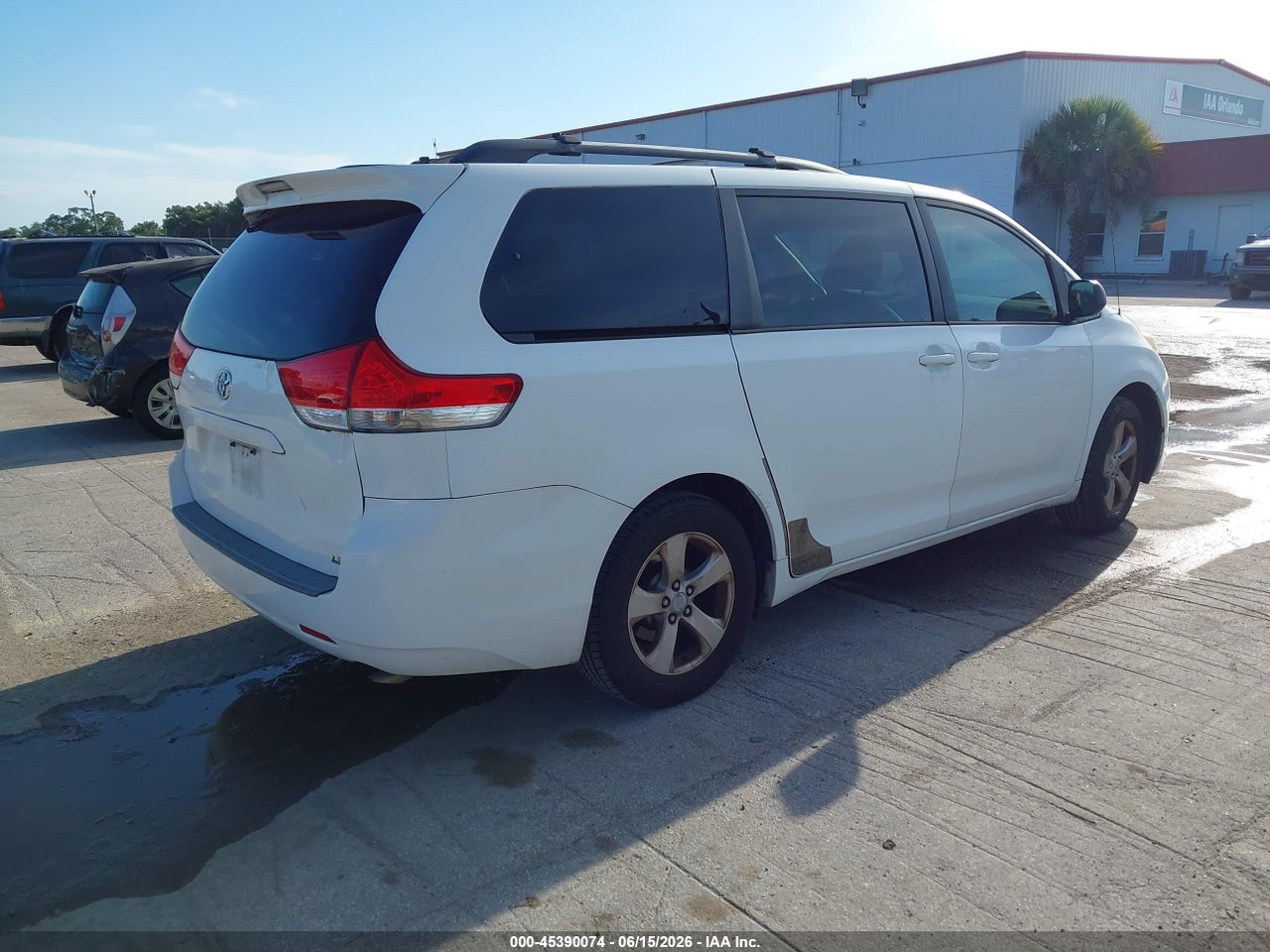 2011 TOYOTA SIENNA LE V6 thumbnail 5