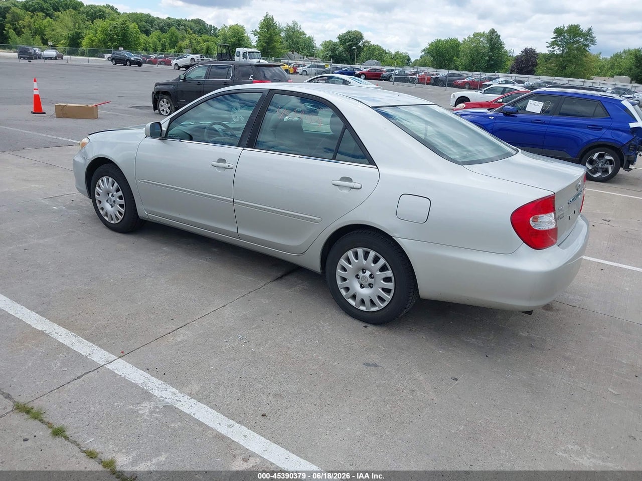 2002 TOYOTA CAMRY XLE thumbnail 4