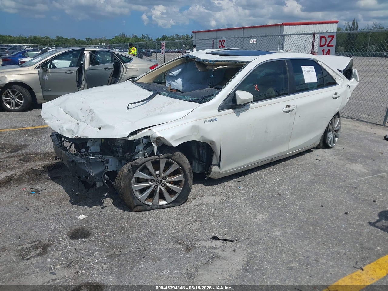 2017 TOYOTA CAMRY HYBRID XLE thumbnail 3