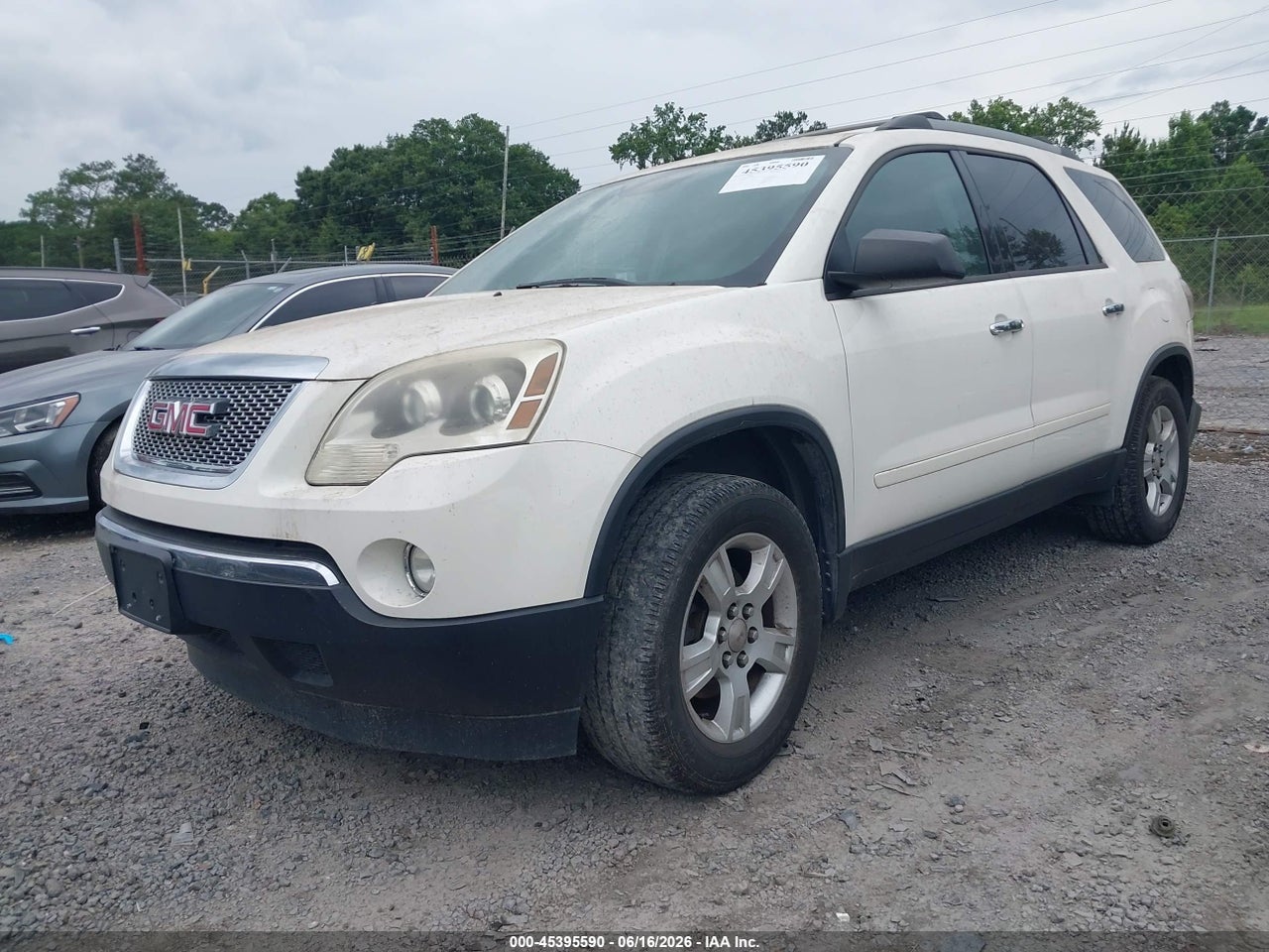 2012 GMC ACADIA SLE thumbnail 3