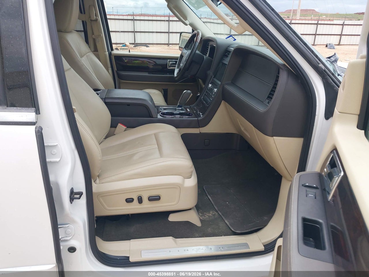 2016 LINCOLN NAVIGATOR RESERVE thumbnail 6