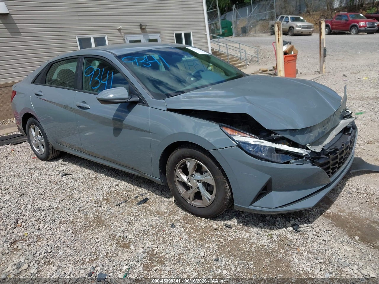 2023 HYUNDAI ELANTRA SE thumbnail 2