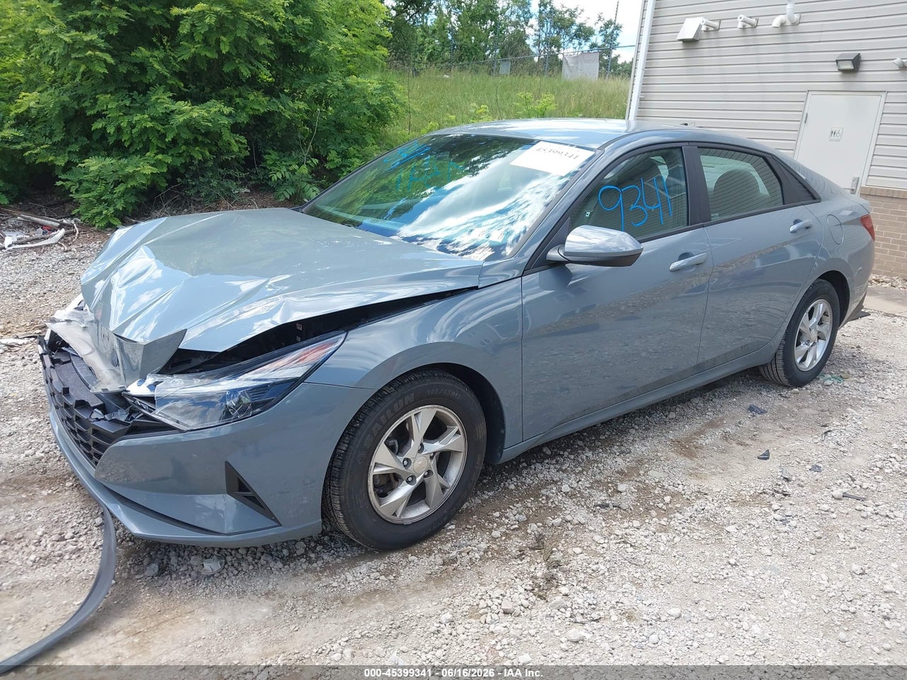 2023 HYUNDAI ELANTRA SE thumbnail 3