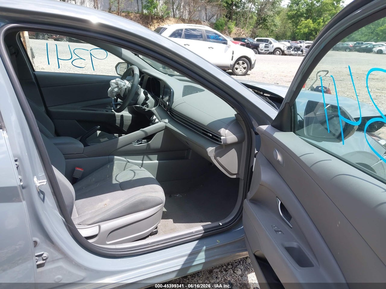 2023 HYUNDAI ELANTRA SE thumbnail 6