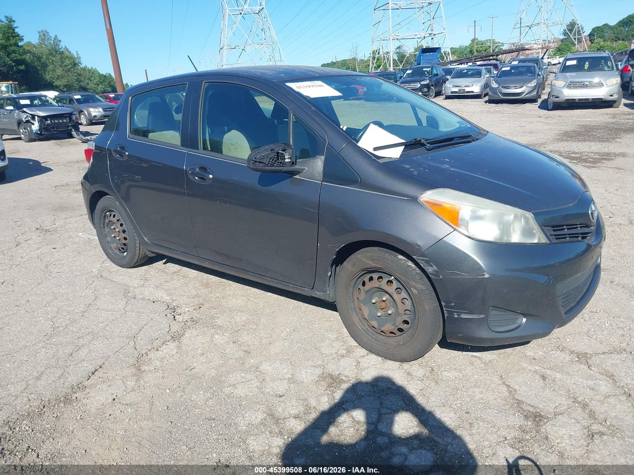 2013 TOYOTA YARIS LE thumbnail 2