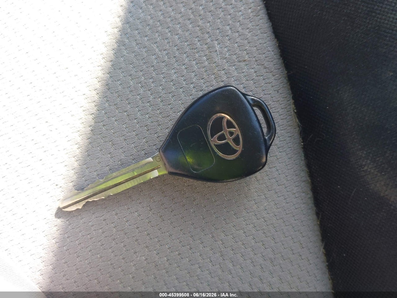 2013 TOYOTA YARIS LE thumbnail 12