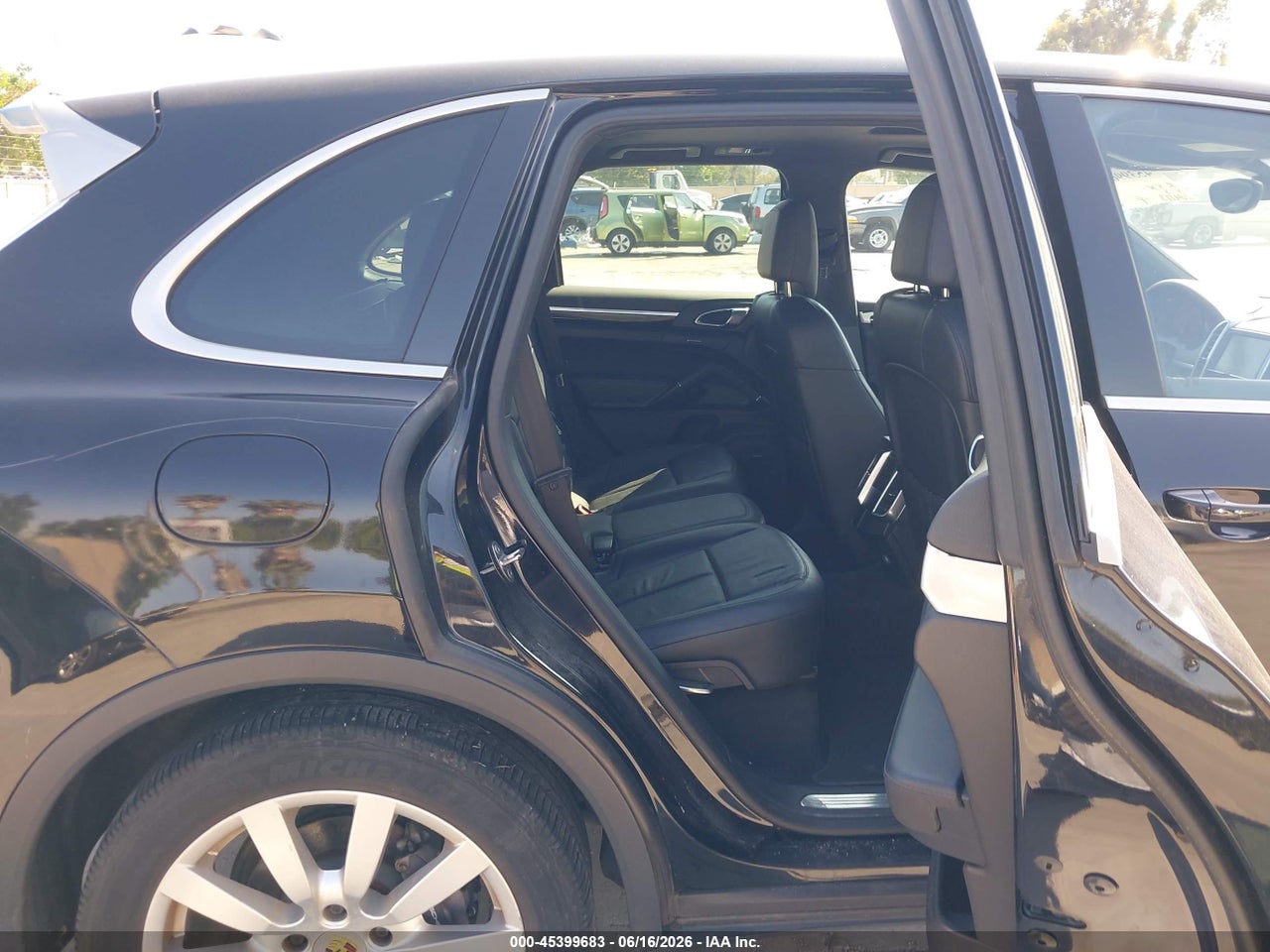 2014 PORSCHE CAYENNE PLATINUM EDITION thumbnail 9