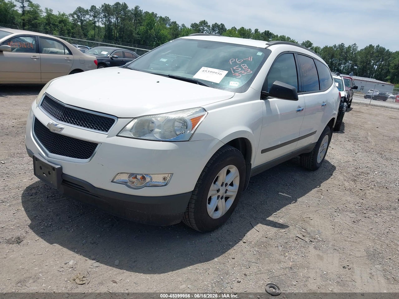 2011 CHEVROLET TRAVERSE LS thumbnail 3