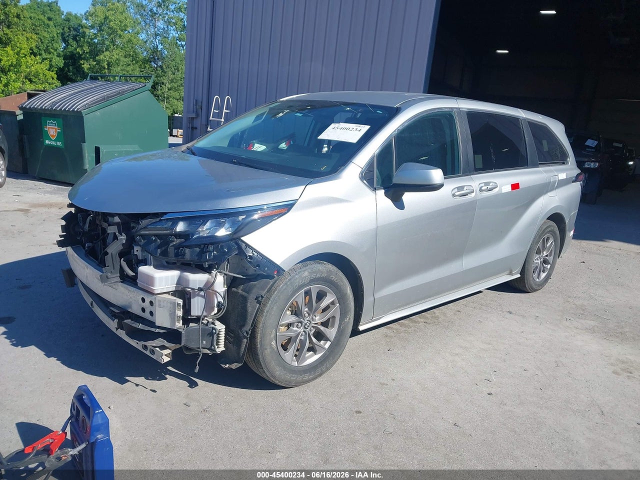 2024 TOYOTA SIENNA LE thumbnail 3