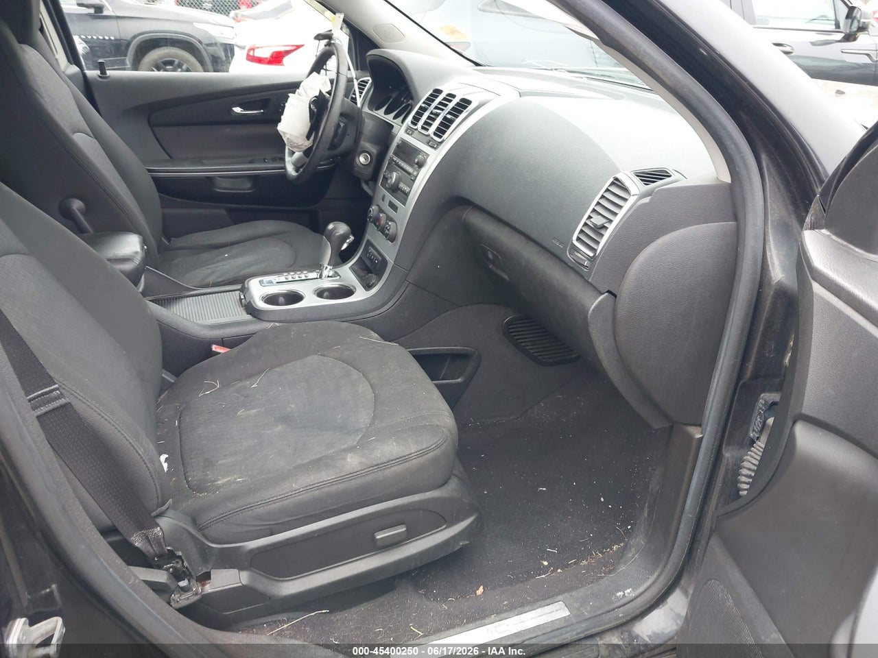 2011 GMC ACADIA SLE thumbnail 6