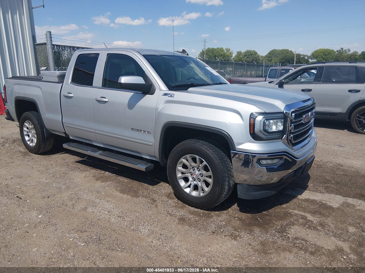 2017 GMC SIERRA 1500 SLE thumbnail 2