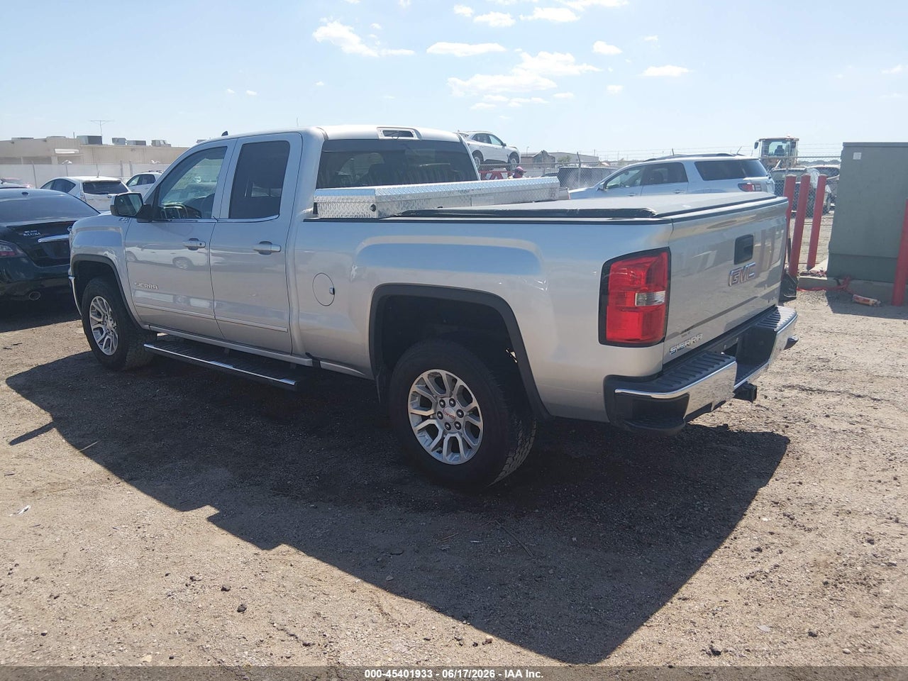 2017 GMC SIERRA 1500 SLE thumbnail 4