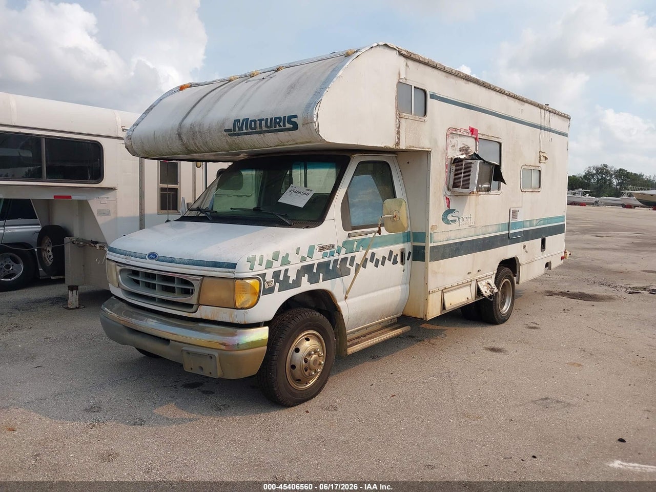1997 FORD ECONOLINE E350 CUTAWAY VAN thumbnail 3