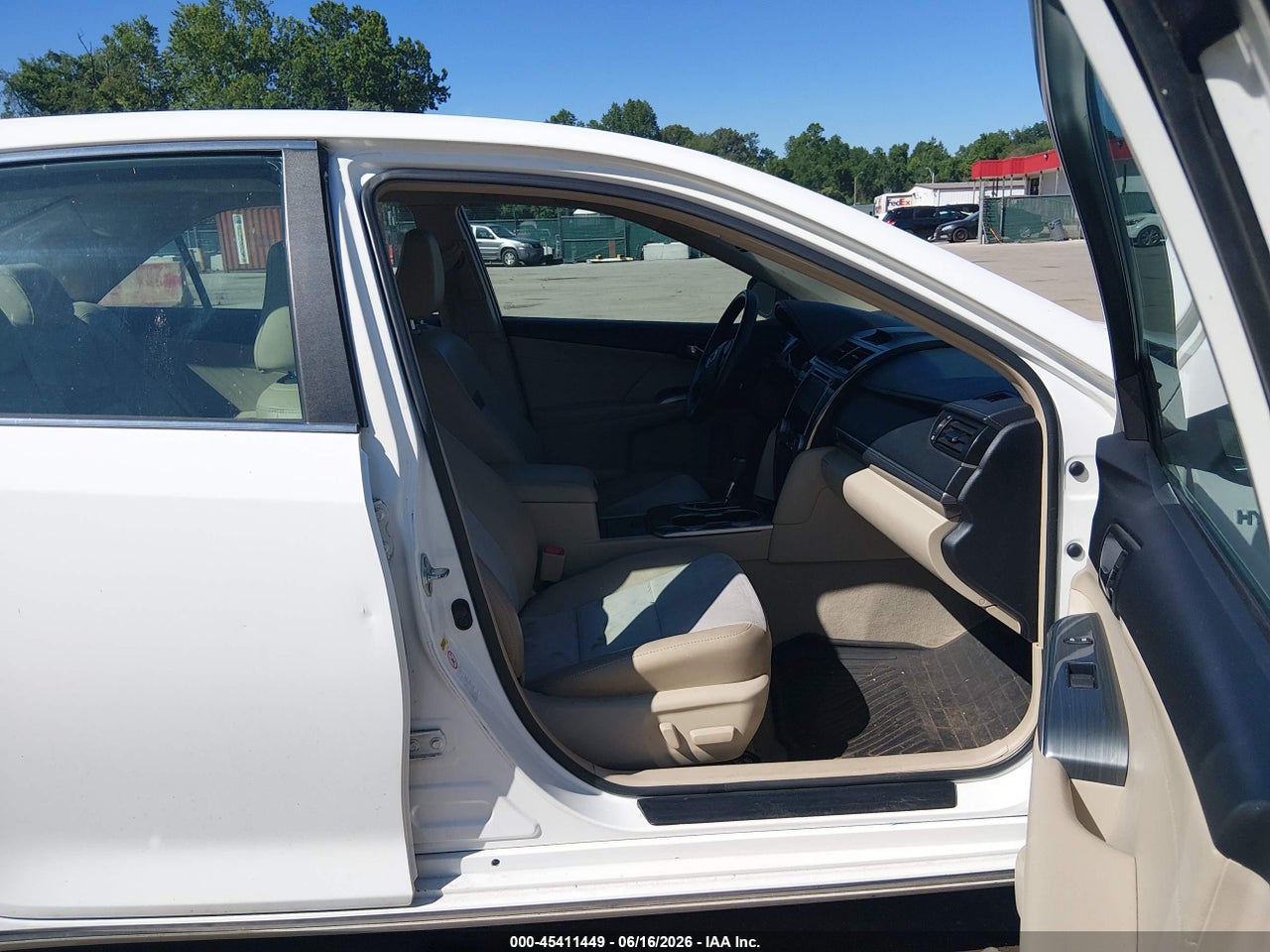 2013 TOYOTA CAMRY HYBRID XLE thumbnail 6
