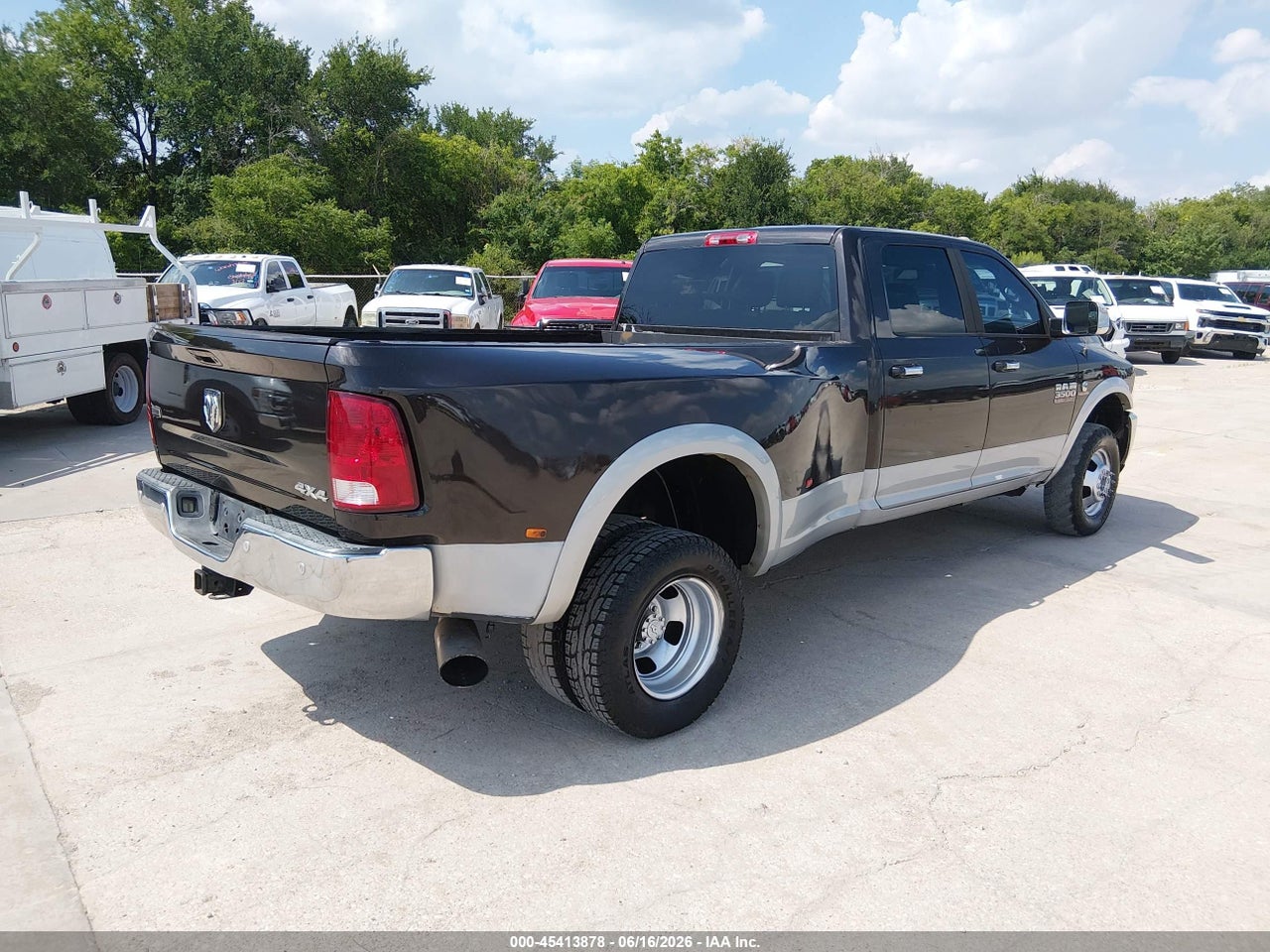 2016 RAM 3500 LARAMIE thumbnail 5