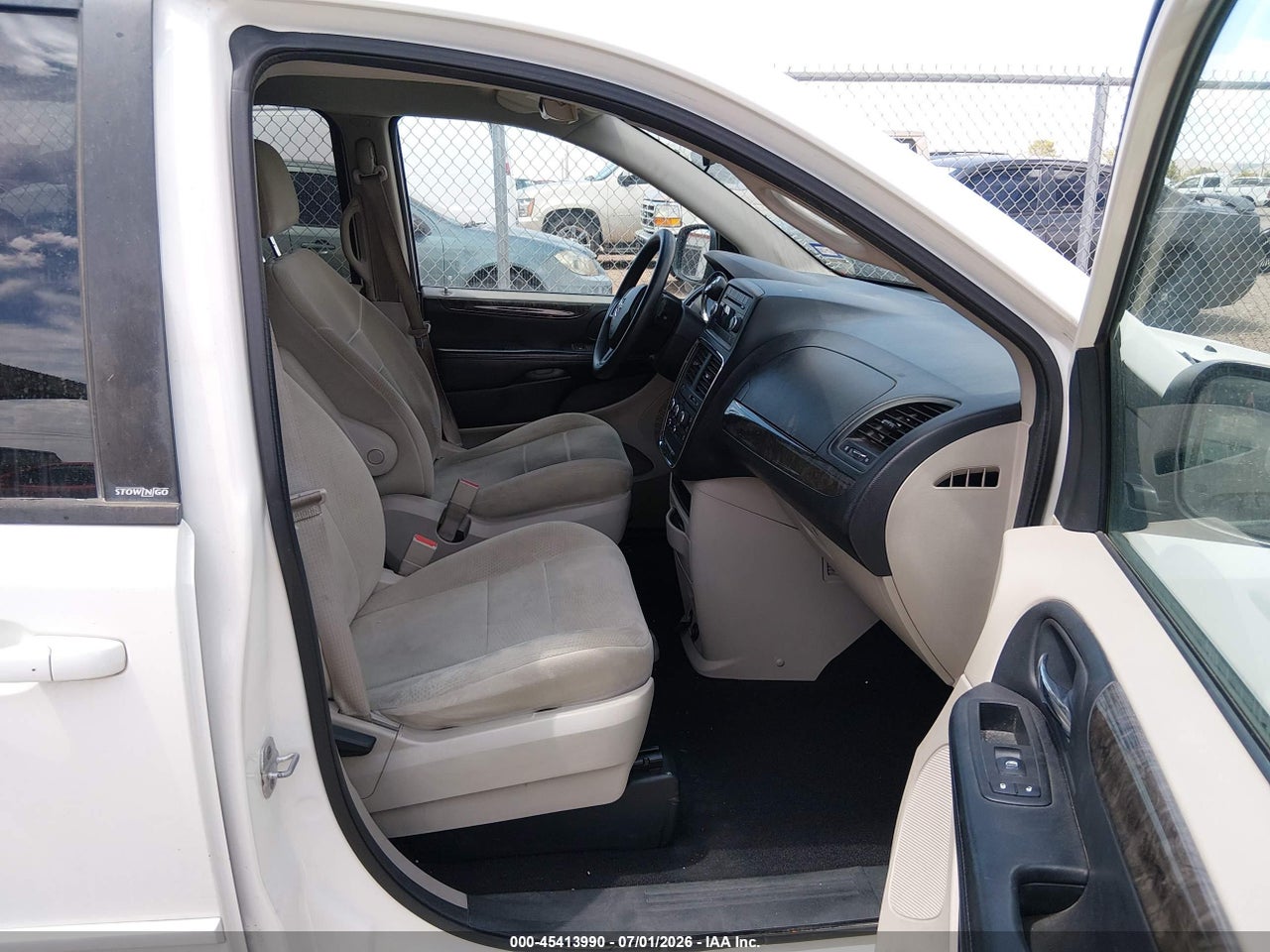 2011 DODGE GRAND CARAVAN EXPRESS thumbnail 6