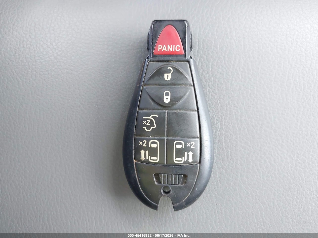 2012 VOLKSWAGEN ROUTAN SE thumbnail 12