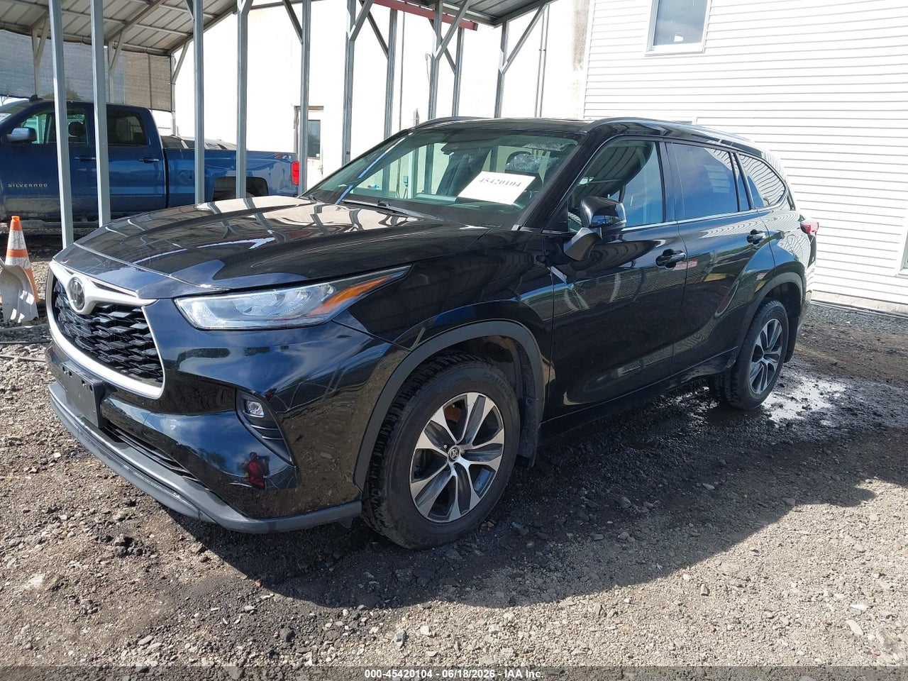 2020 TOYOTA HIGHLANDER XLE thumbnail 3