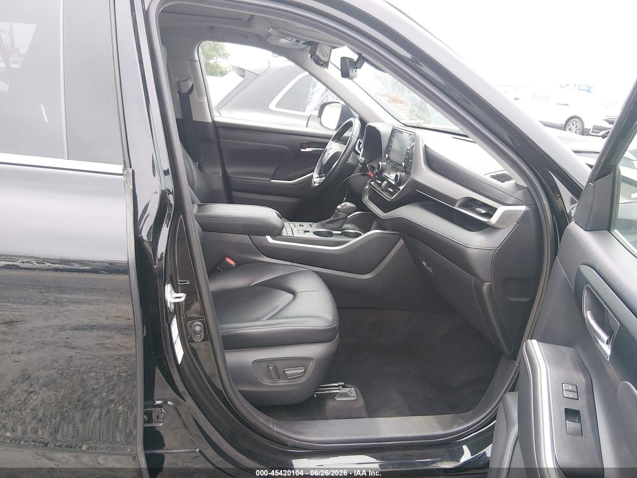 2020 TOYOTA HIGHLANDER XLE thumbnail 6