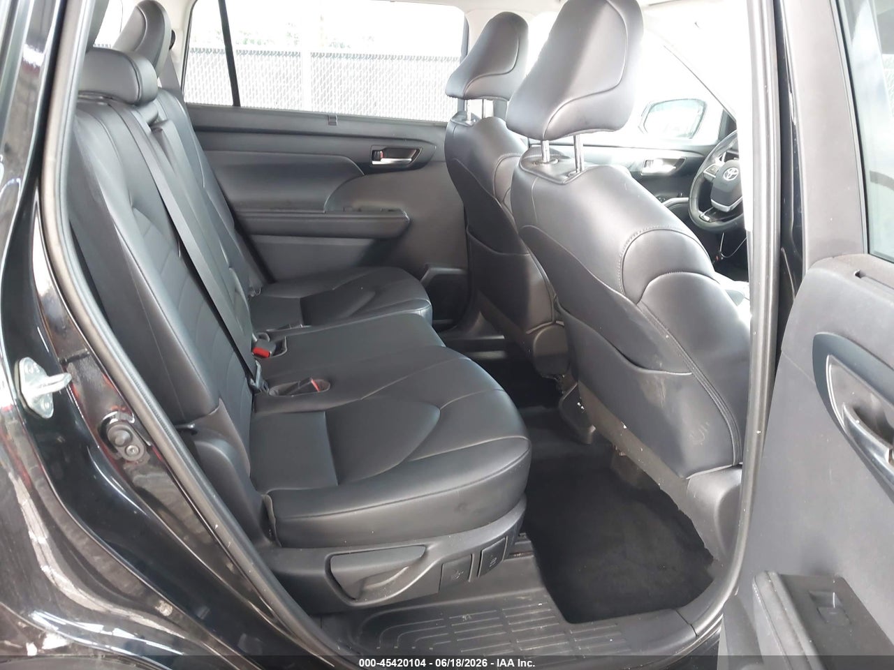 2020 TOYOTA HIGHLANDER XLE thumbnail 9