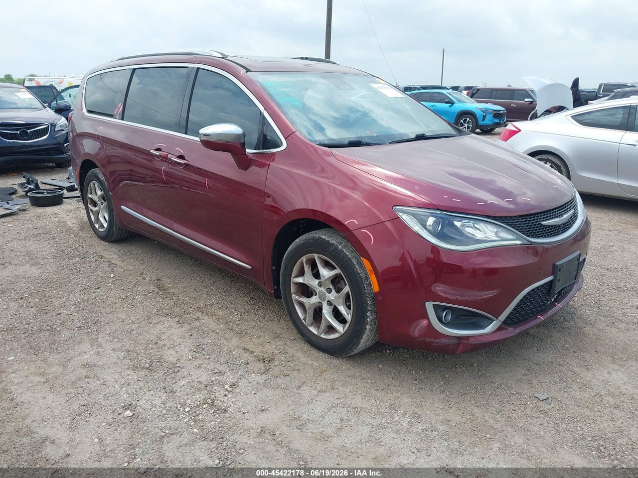 2017 CHRYSLER PACIFICA LIMITED · 1/12