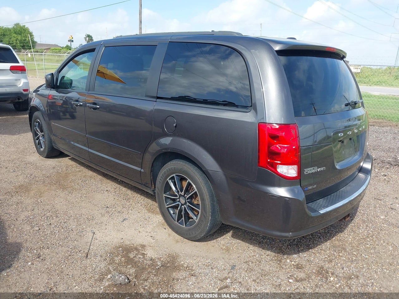 2015 DODGE GRAND CARAVAN R/T thumbnail 4