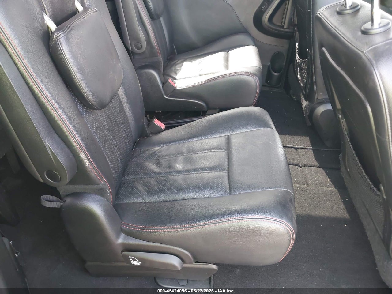 2015 DODGE GRAND CARAVAN R/T thumbnail 9