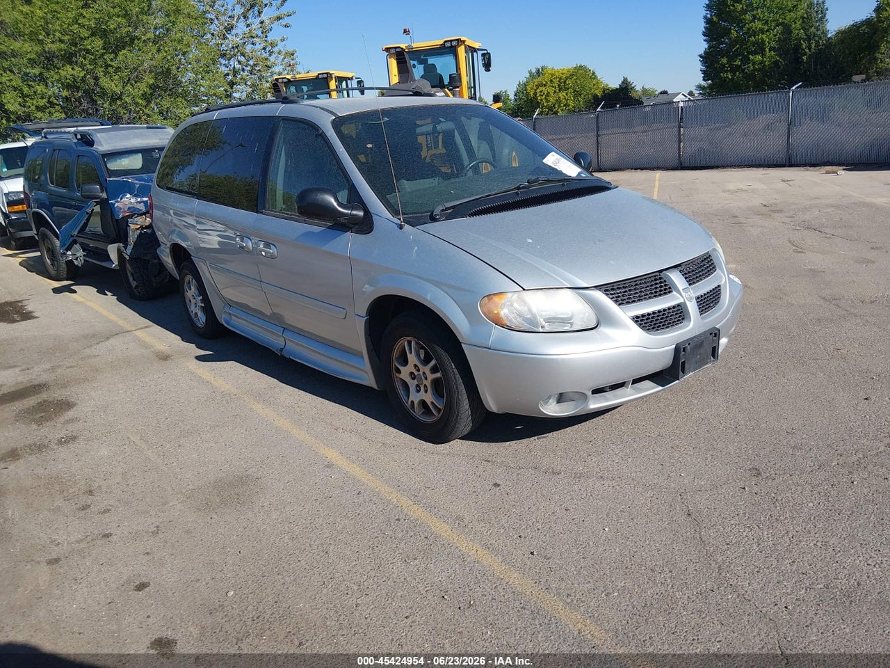 2004 DODGE GRAND CARAVAN SXT thumbnail 2
