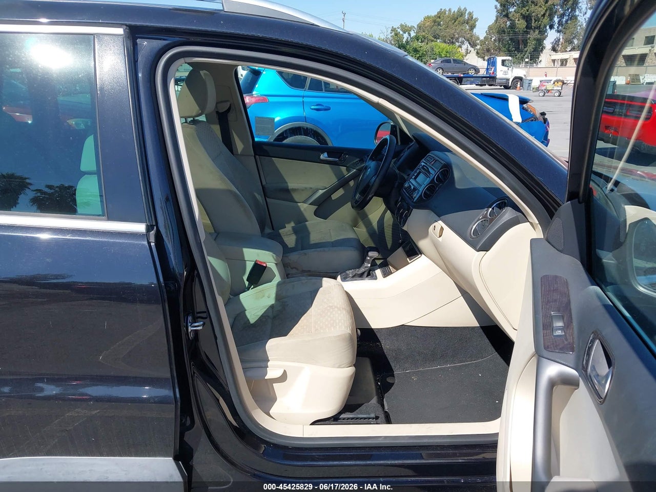 2009 VOLKSWAGEN TIGUAN S/SE/SEL thumbnail 6