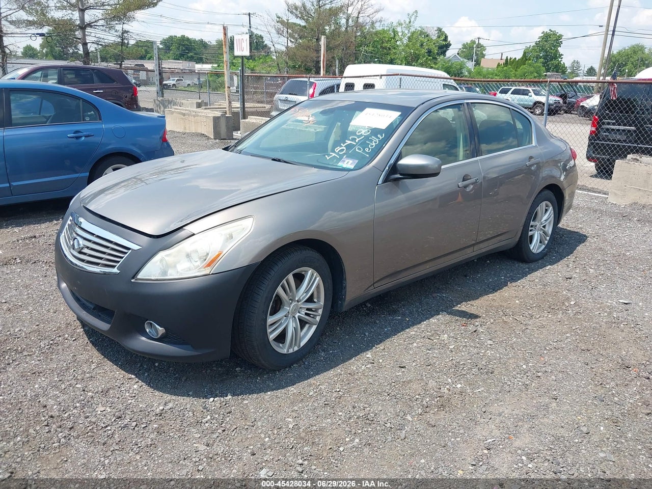 2012 INFINITI G37X   · 2/12