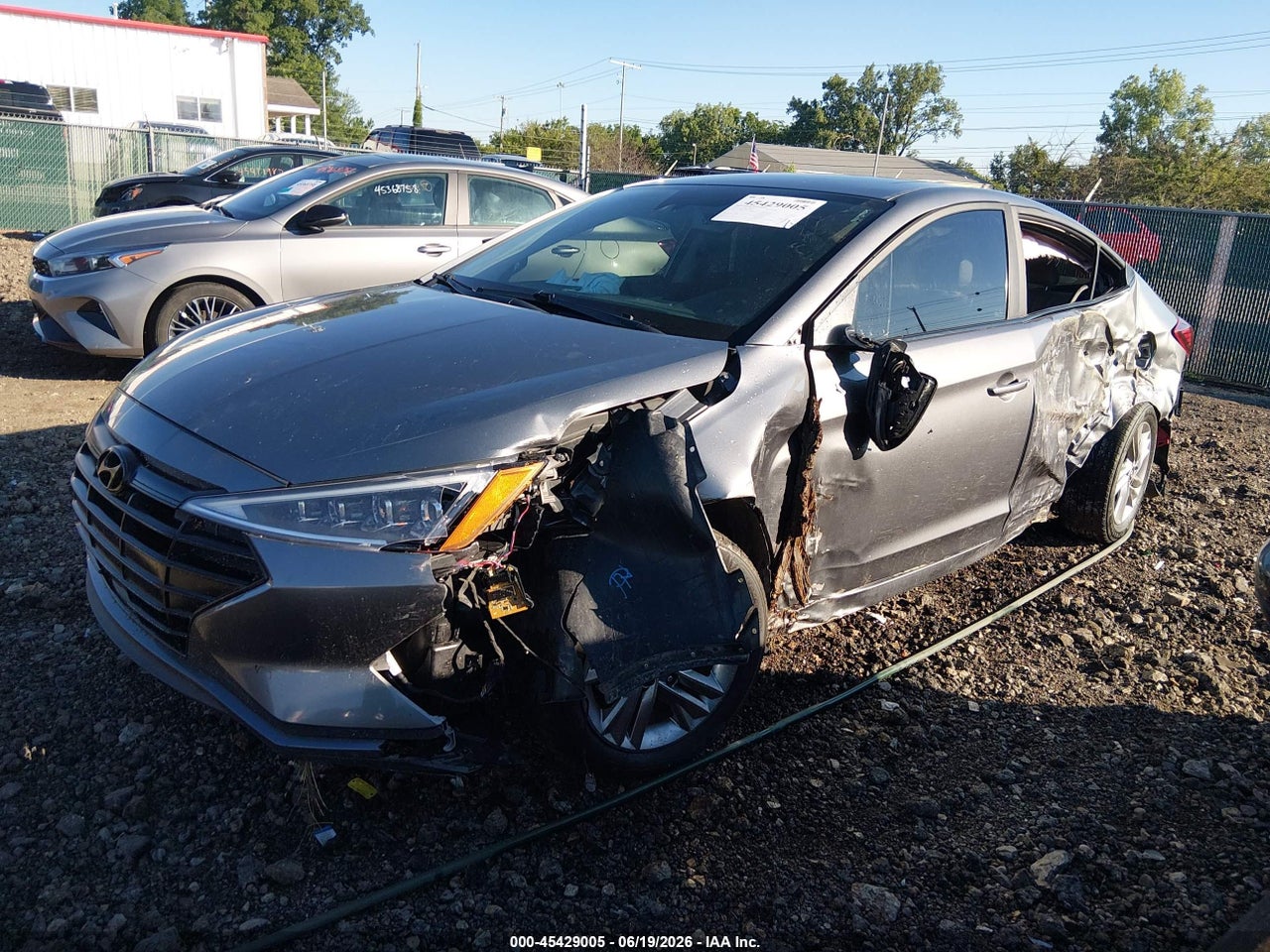 2019 HYUNDAI ELANTRA LIMITED thumbnail 3