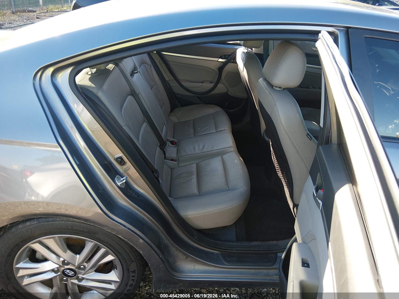 2019 HYUNDAI ELANTRA LIMITED thumbnail 9