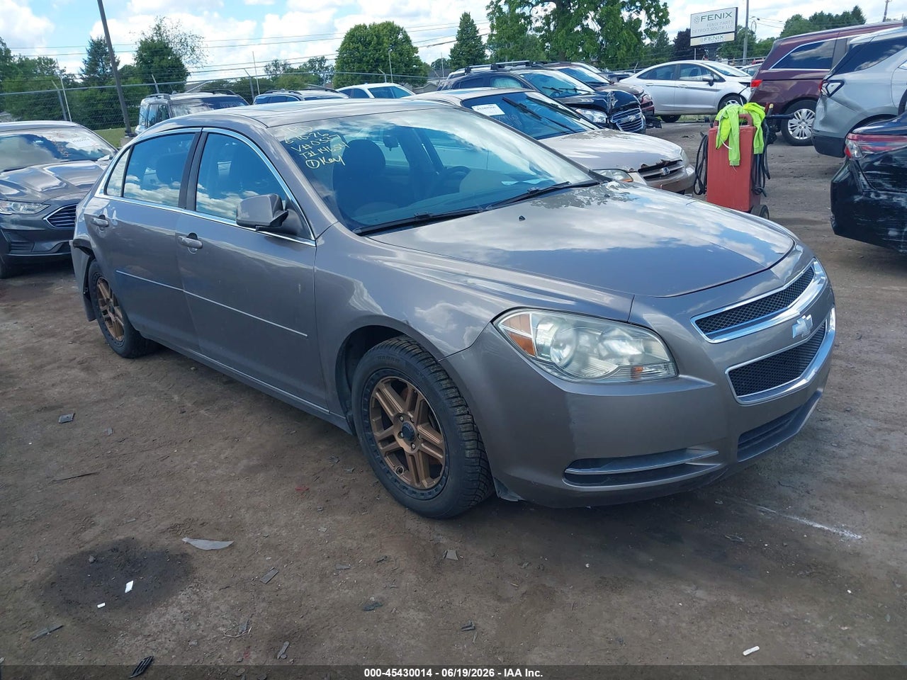 2010 CHEVROLET MALIBU LT thumbnail 2