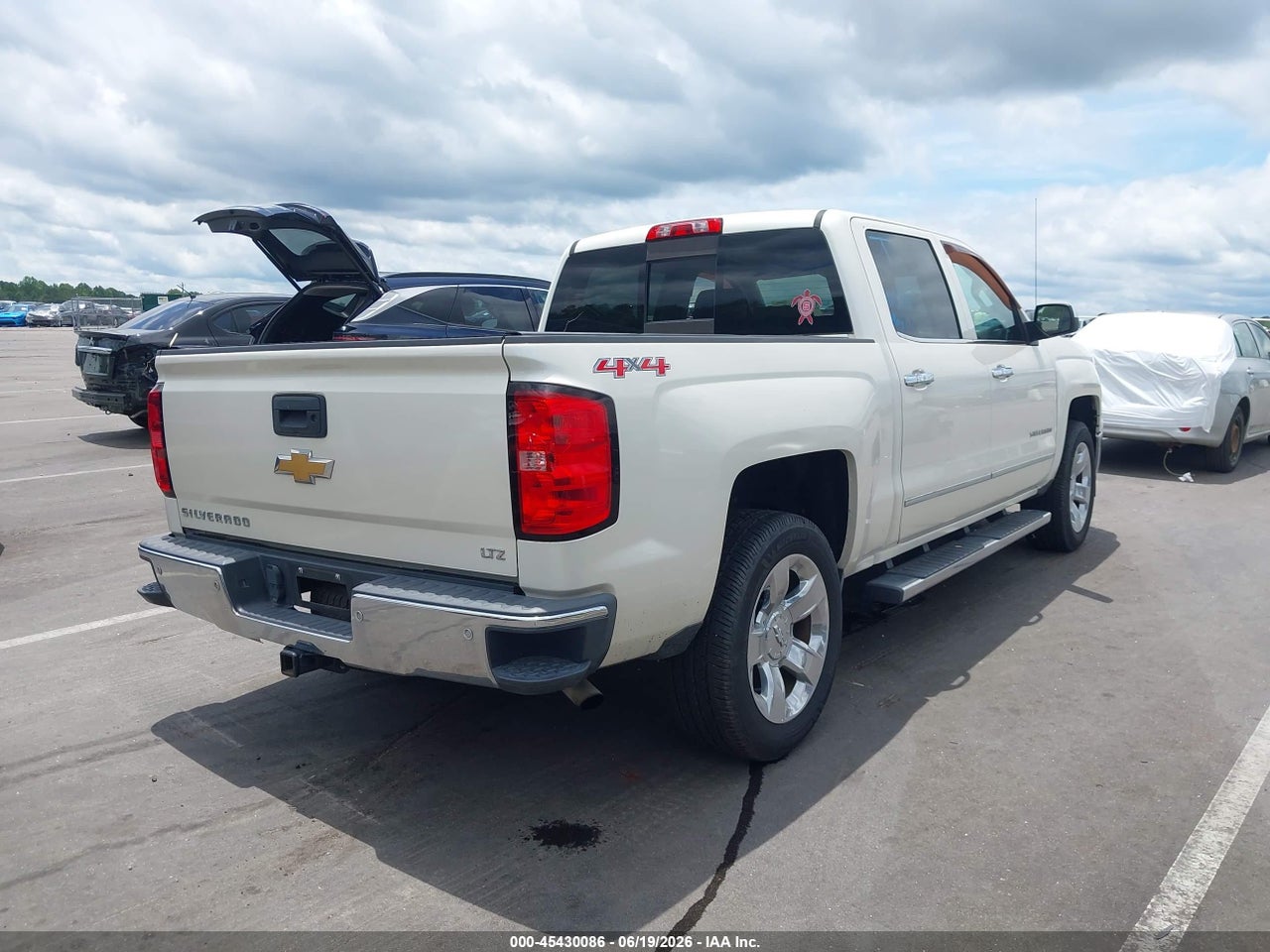 2015 CHEVROLET SILVERADO 1500 LTZ thumbnail 5