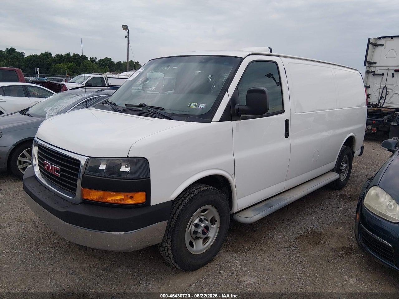 2016 GMC SAVANA 2500 WORK VAN thumbnail 3