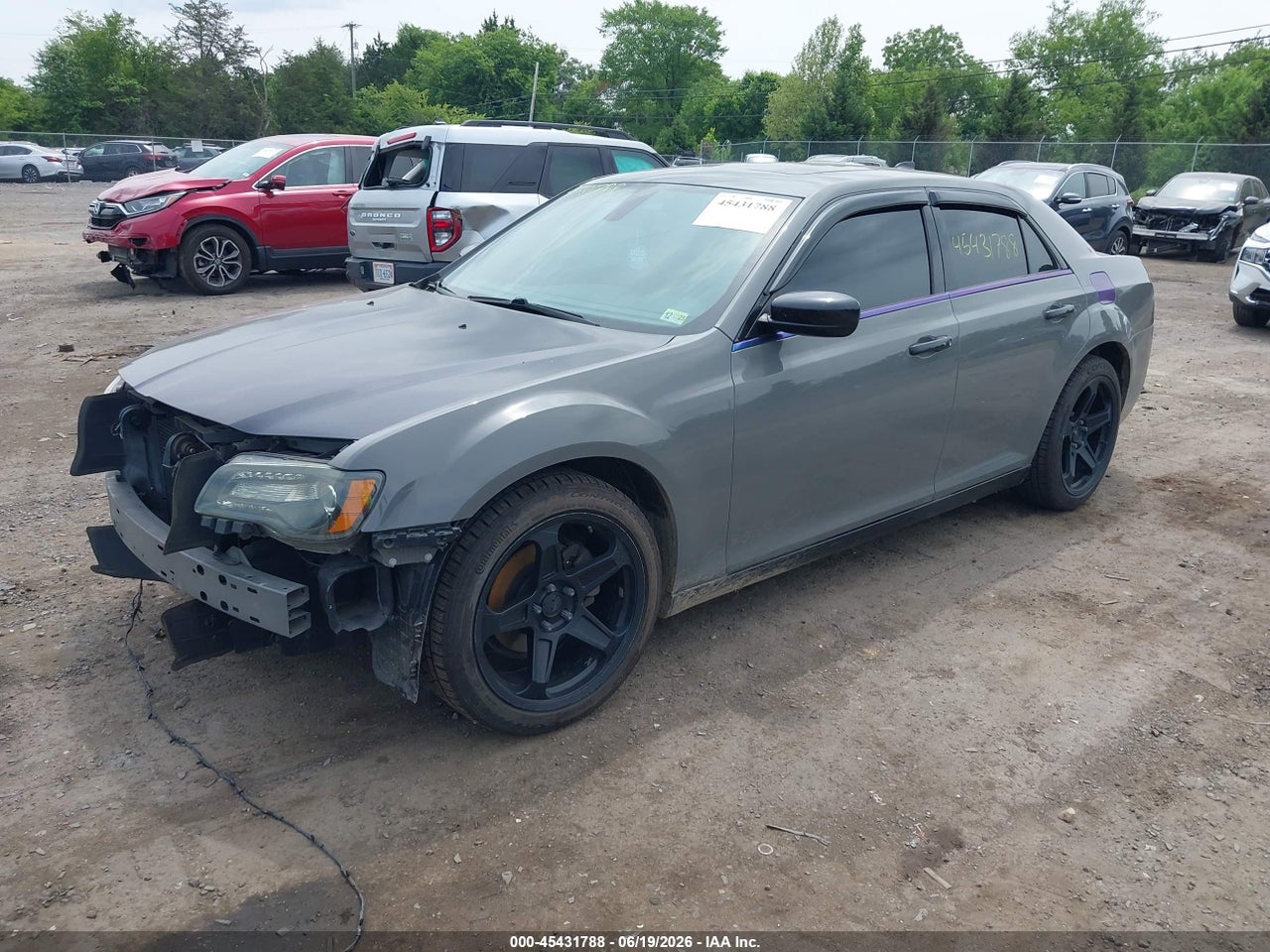 2018 CHRYSLER 300 LIMITED thumbnail 3