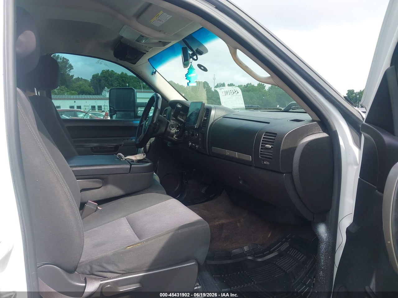 2013 CHEVROLET SILVERADO 2500HD LT thumbnail 6